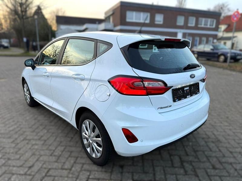Gebraucht Ford Fiesta Cool & Connect 75 PS (55 kW) 2023 Weiß Limousine