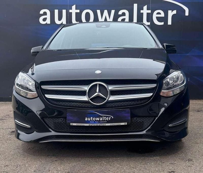 Gebraucht Mercedes B180 109 PS (80 kW) 2016 Schwarz Kleinwagen