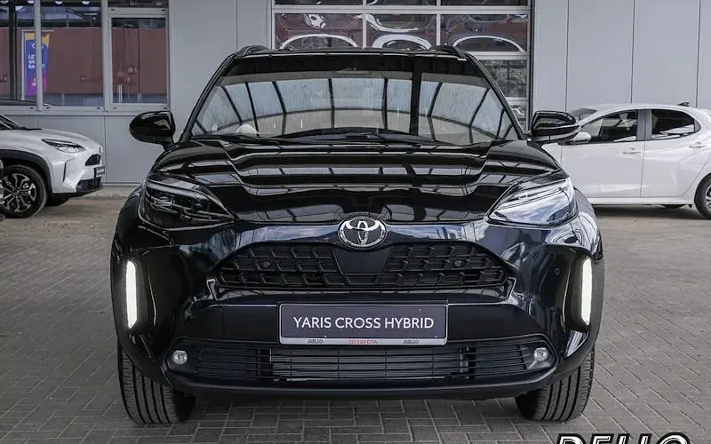 Neu Toyota Yaris Cross 130 PS (95 kW) 2025 Schwarz SUV