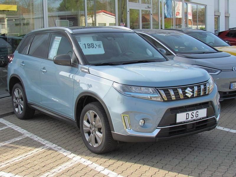 Gebraucht Suzuki Vitara Comfort 102 PS (75 kW) 2024 Blau SUV
