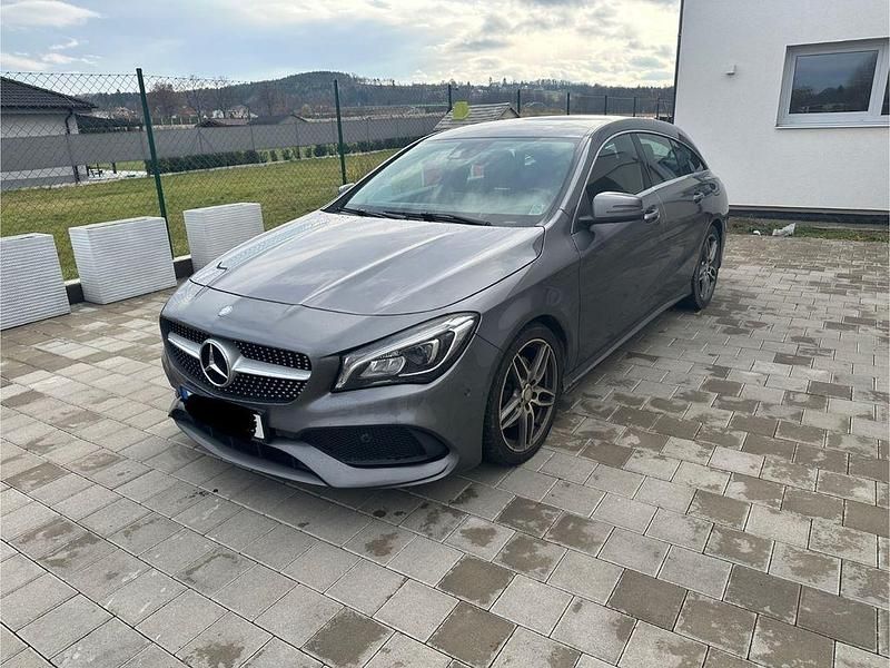 Schwarz Gebraucht 2016 Mercedes CLA220 Shooting Brake AMG Kombi | 16.499 € (Guter Preis) - Bild 1/4