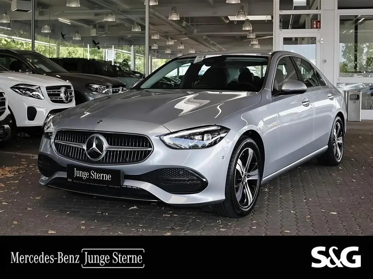 Gebraucht Mercedes C180 170 PS (125 kW) 2025 Limousine