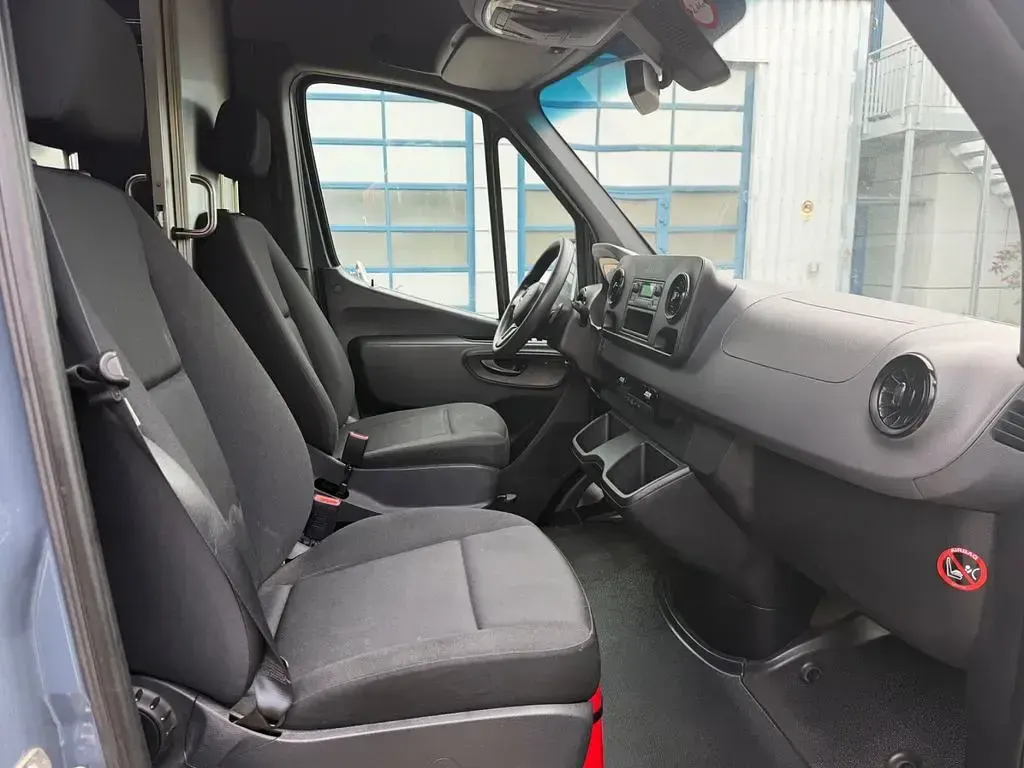 Gebraucht Mercedes E-Sprinter 85 kW (116 PS) 2020 Grau Van