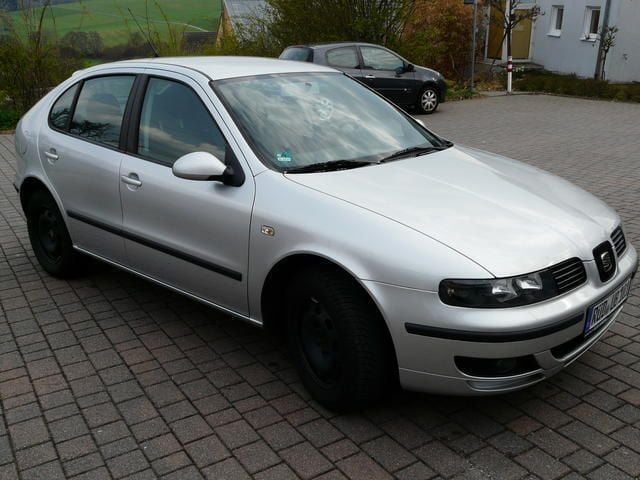 Second-hand Seat Leon 105 CP (77 kW) 2003 Argintiu Berlinǎ