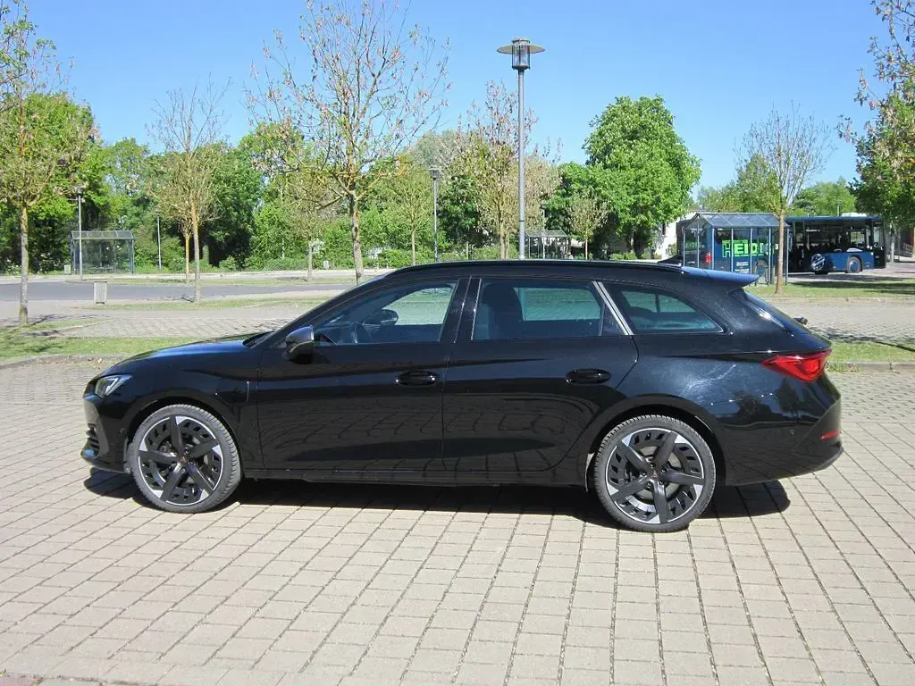 Second-hand Cupra Leon 245 CP (180 kW) 2021 Negru Break