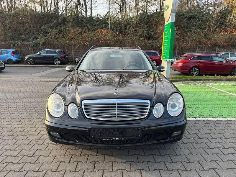Gebraucht Mercedes E220 150 PS (110 kW) 2004 Schwarz Kombi