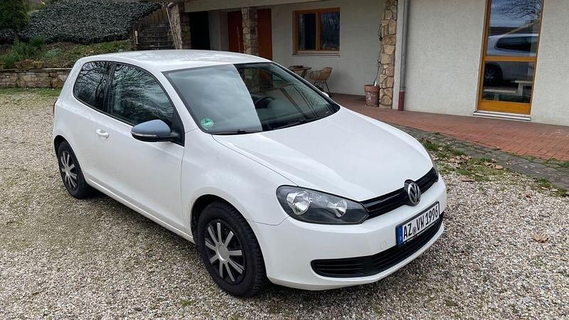 Gebraucht VW Golf VI Trendline 80 PS (58 kW) 2011 Weiß Kleinwagen
