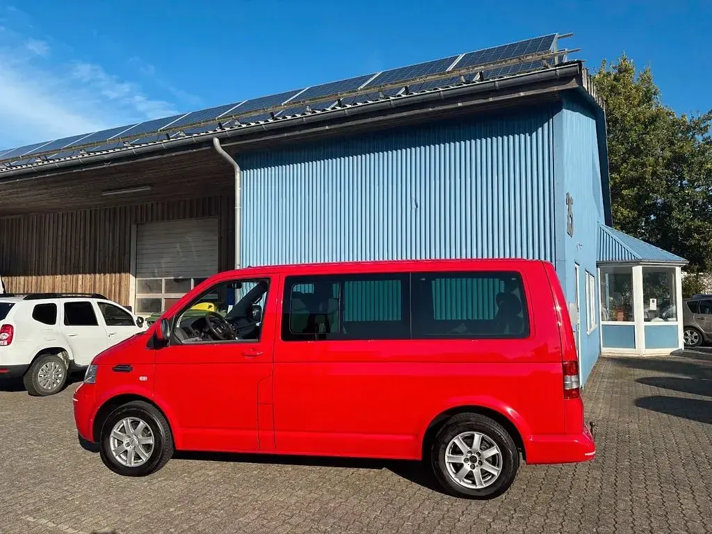 Używany VW T5 174 KM (127 kW) 2005 Czerwony Van