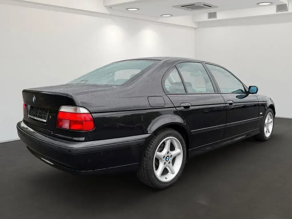 Second-hand BMW 520 150 CP (110 kW) 1999 Negru Berlinǎ