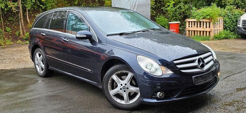 Blau Gebraucht 2008 Mercedes R320 Van / Kleinbus | 6.800 € (Fairer Preis) - Bild 1/4