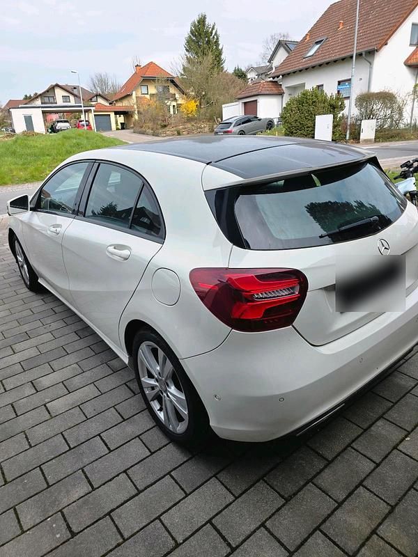 Brugt Mercedes A180 122 HK (89 kW) 2017 Hvid Sedan
