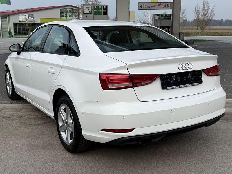 Używany Audi A3 Ambiente 116 KM (85 kW) 2017 Biały Sedan/Limuzyna