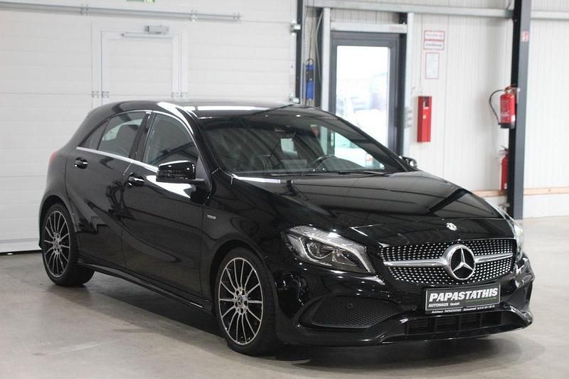 Schwarz Gebraucht 2017 Mercedes A180 AMG Limousine | 15.650 € (Fairer Preis) - Bild 1/4