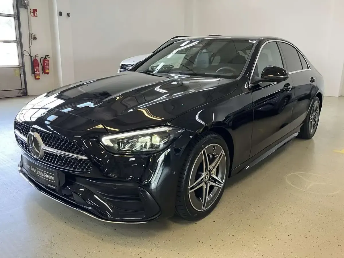 Gebraucht Mercedes C220 AMG line 200 PS (147 kW) 2025 Metalliclack obsidianschwarz Limousine