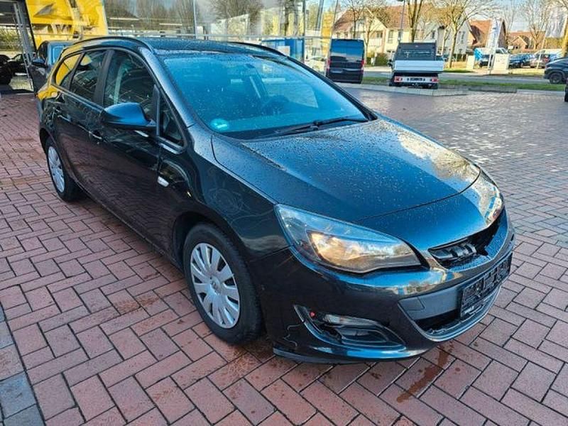 Gebraucht Opel Astra Selection 110 PS (80 kW) 2014 Graphitschwarz/carbon flash (metallic) Kombi