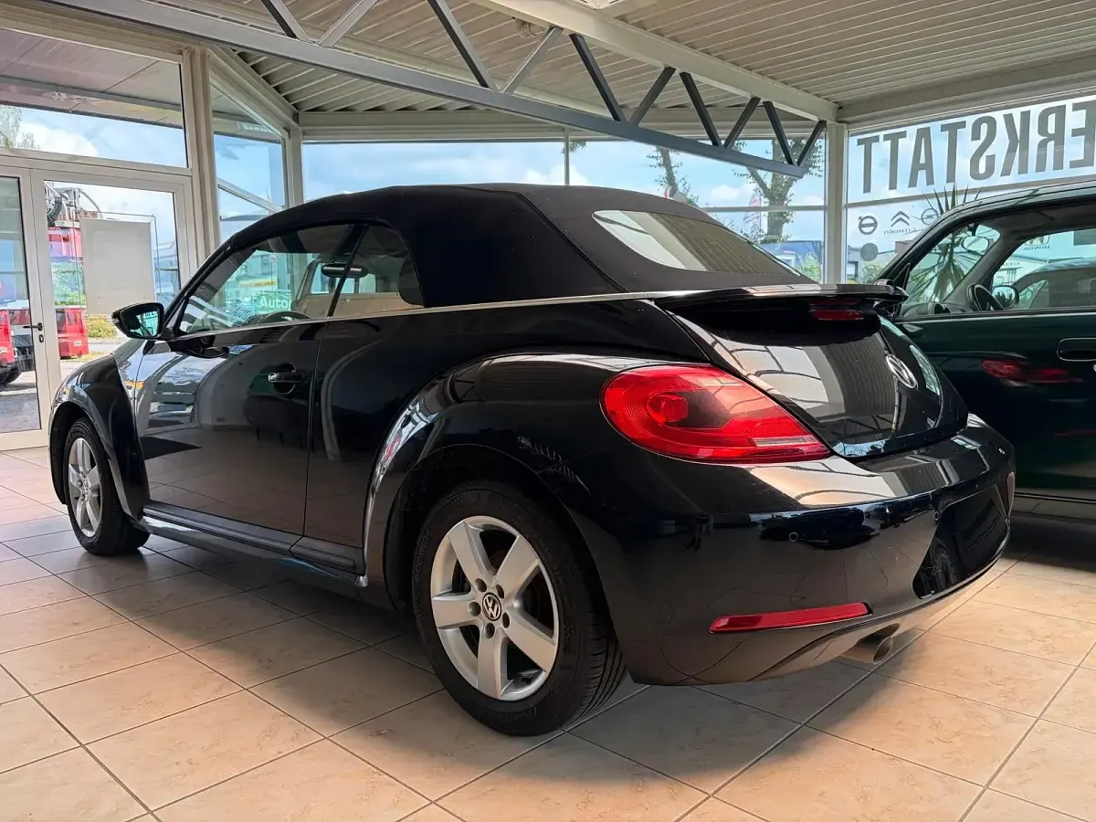 Gebraucht VW Beetle 110 PS (80 kW) 2015 Schwarz Kleinwagen