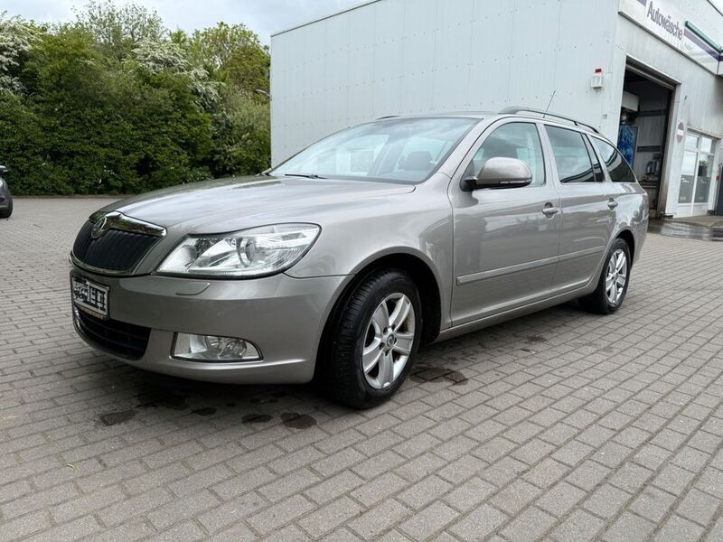 Beige Gebraucht 2010 Skoda Octavia Ambiente Kombi | 3.300 € (Fairer Preis) - Bild 1/4