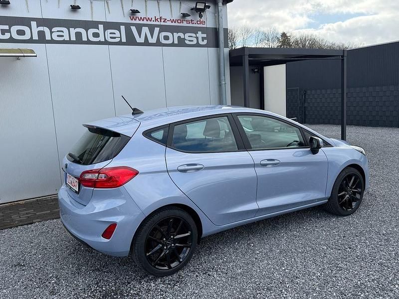 Gebraucht Ford Fiesta 95 PS (69 kW) 2020 Blau Kleinwagen
