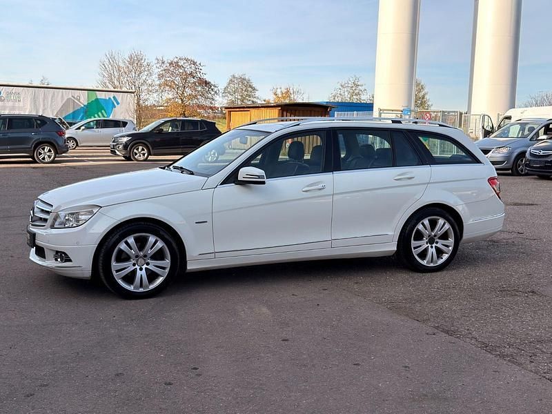 Gebraucht Mercedes C180 156 PS (114 kW) 2010 Weiß Kombi