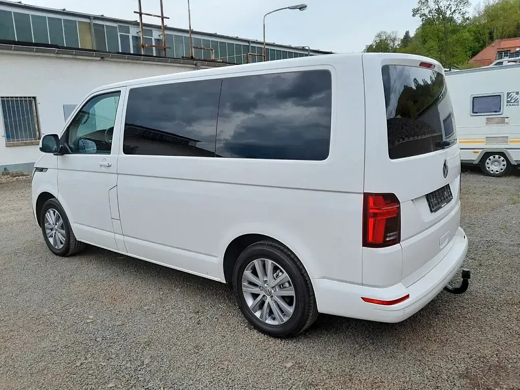Gebraucht VW Multivan 150 PS (110 kW) 2021 Weiß Van / Kleinbus