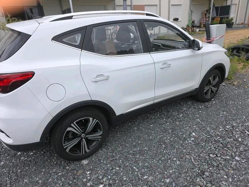 Weiß Gebraucht 2024 MG ZS Limousine | 15.000 € (Superpreis) - Bild 1/4