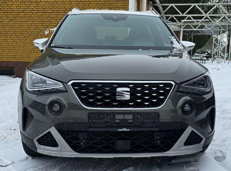 Silber Gebraucht 2024 Seat Arona Xperience SUV | 19.600 € (Superpreis) - Bild 1/4
