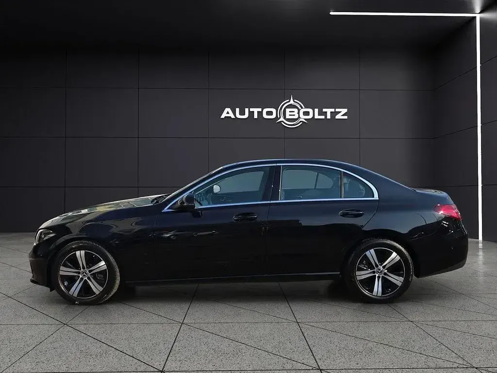 Gebraucht Mercedes C180 Avantgarde 170 PS (125 kW) 2025 Obsidianschwarz Limousine