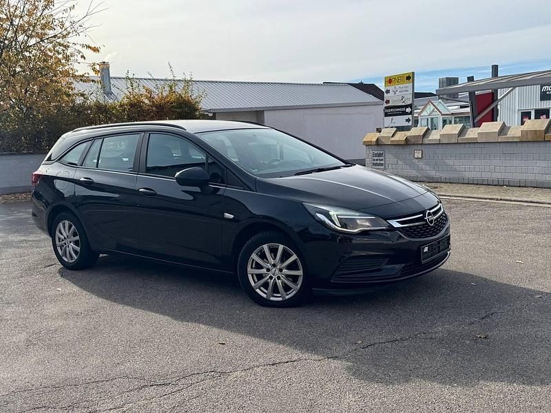 Schwarz Gebraucht 2016 Opel Astra Kombi | 5.800 € (Fairer Preis) - Bild 1/4