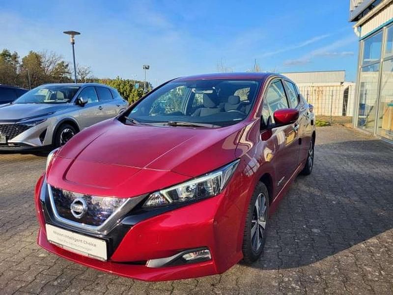 Gebraucht Nissan Leaf Acenta 110 kW (150 PS) 2020 Rot Kleinwagen