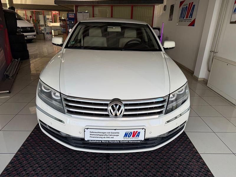 Usata VW Phaeton 239 CV (175 kW) 2012 Bianco Berlina