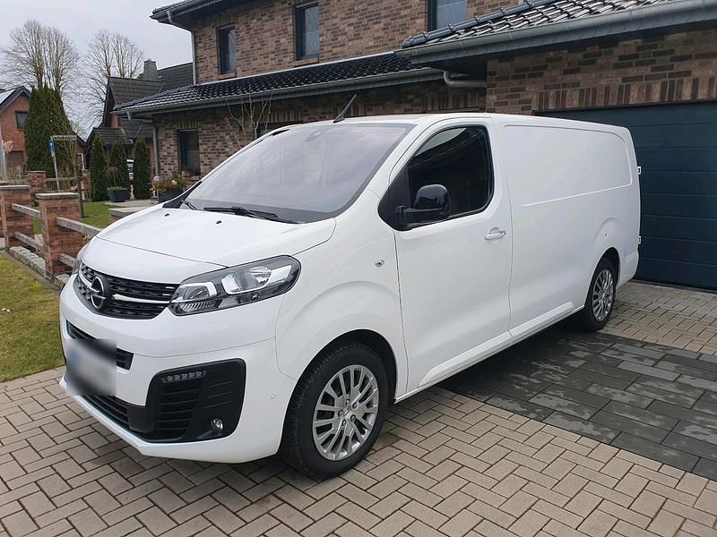 Gebraucht Opel Vivaro 144 PS (105 kW) 2022 Weiß Van / Kleinbus