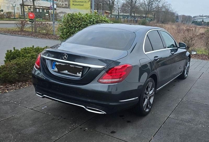 Grau Gebraucht 2014 Mercedes C200 Exclusive Limousine | 17.777 € (Fairer Preis) - Bild 1/4