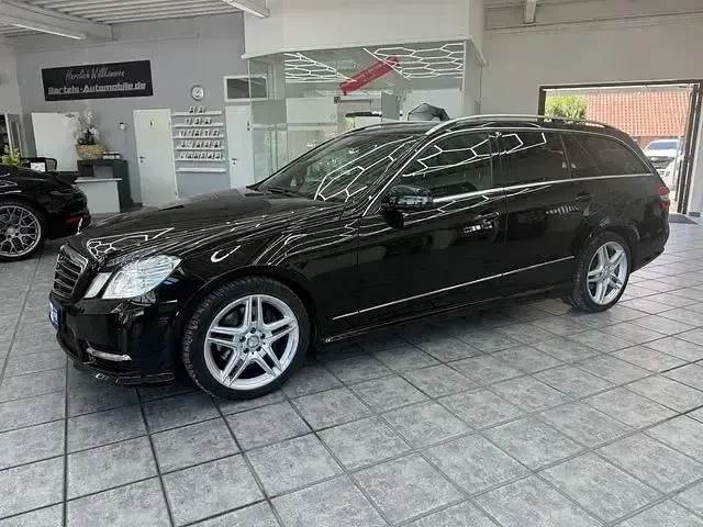 Gebraucht Mercedes E300 AMG line 231 PS (169 kW) 2012 Schwarz Kombi