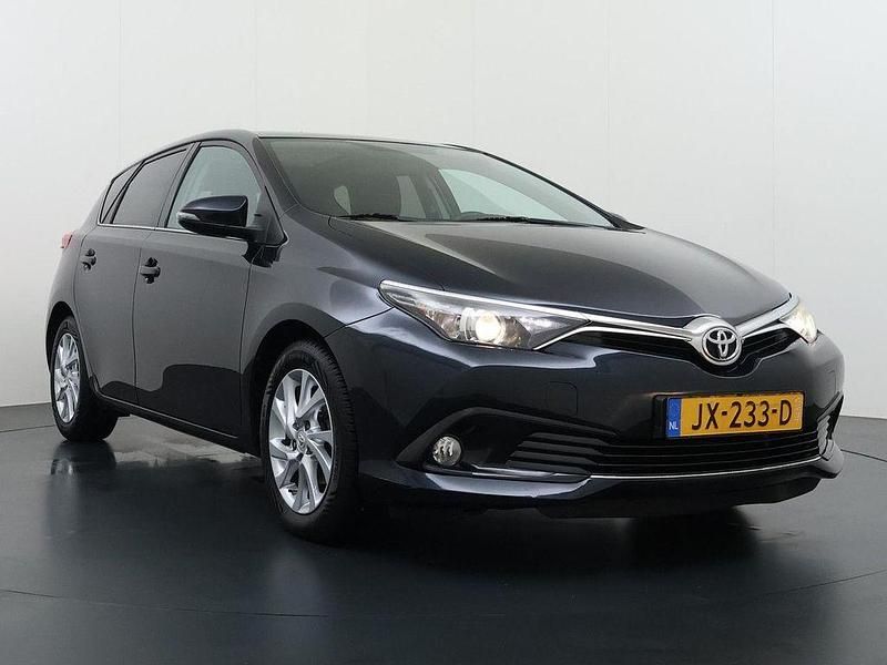 Gebraucht Toyota Auris Business Edition 116 PS (85 kW) 2016 Grau Limousine