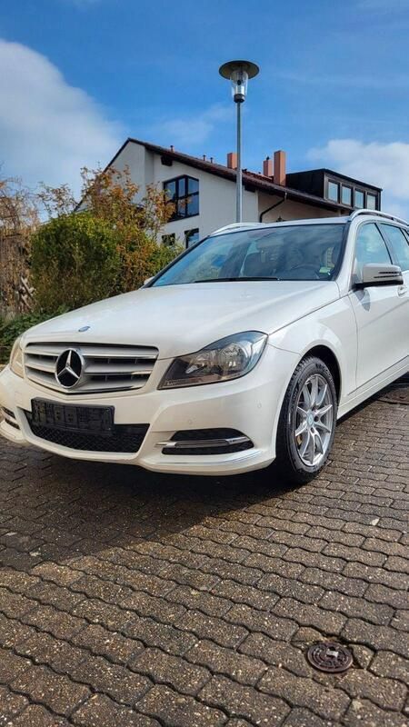 Weiß Gebraucht 2014 Mercedes C200 Avantgarde Kombi | 13.990 € (Fairer Preis) - Bild 1/4
