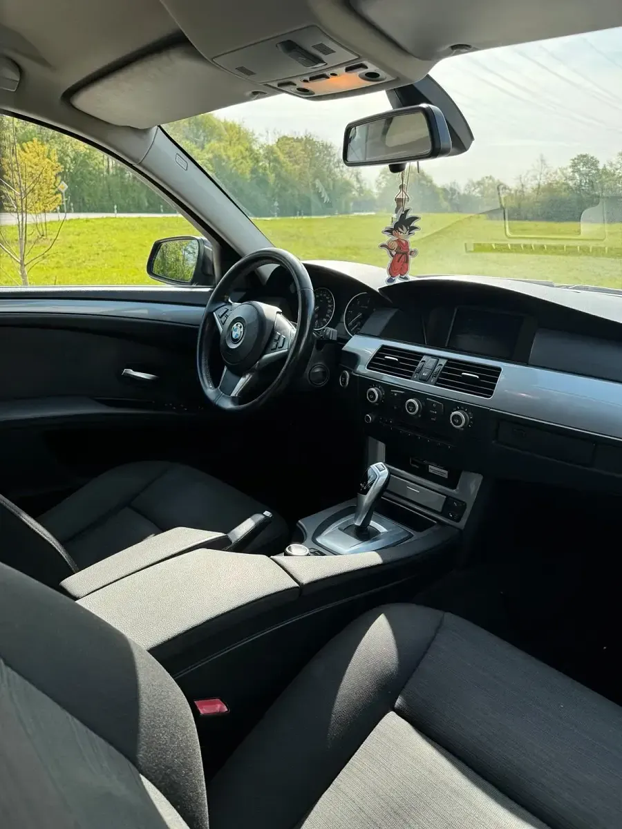 Gebraucht BMW 520 164 PS (120 kW) 2010 Schwarz Limousine