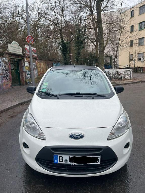 Gebraucht Ford Ka Ambiente 69 PS (50 kW) 2013 Weiß Kleinwagen
