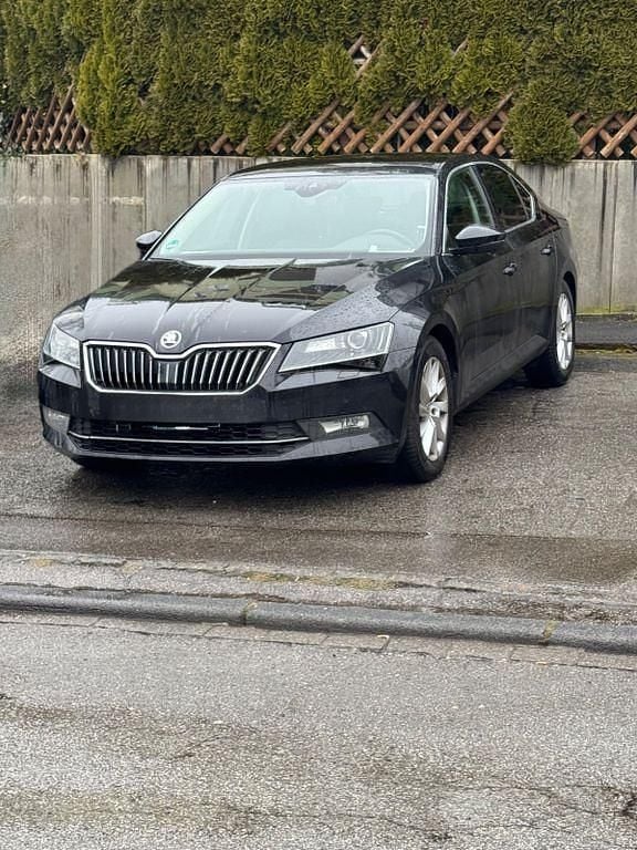 Gebraucht Skoda Superb Style 150 PS (110 kW) 2016 Schwarz Limousine