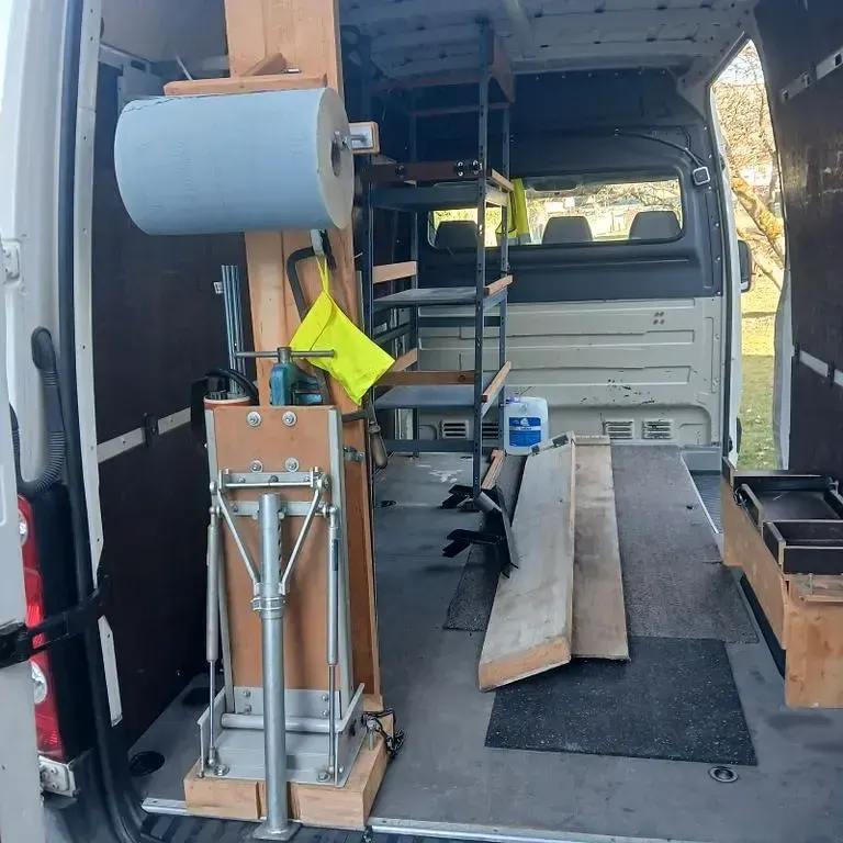 Second-hand VW Crafter 136 CP (100 kW) 2011 Alb Van