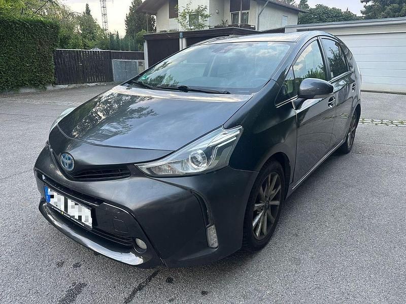 Grau Gebraucht 2018 Toyota Prius+ Comfort Van / Kleinbus | 8.990 € (Fairer Preis) - Bild 1/4