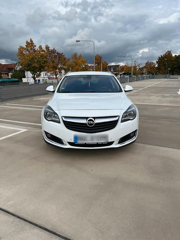 Weiß Gebraucht 2015 Opel Insignia Kombi | 5.800 € - Bild 1/4