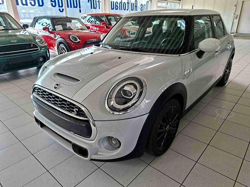 Gebraucht Mini Cooper S 192 PS (141 kW) 2019 White silver metallic Kleinwagen