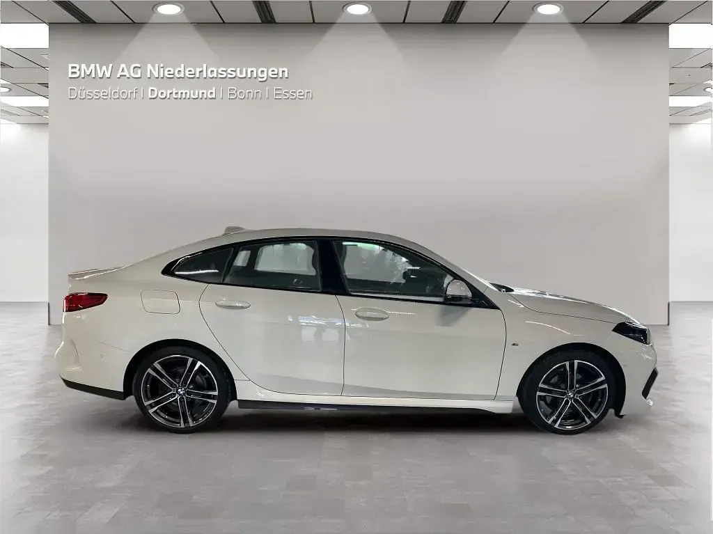 Gebraucht BMW 218 M Sport 150 PS (110 kW) 2021 Weiß Coupé