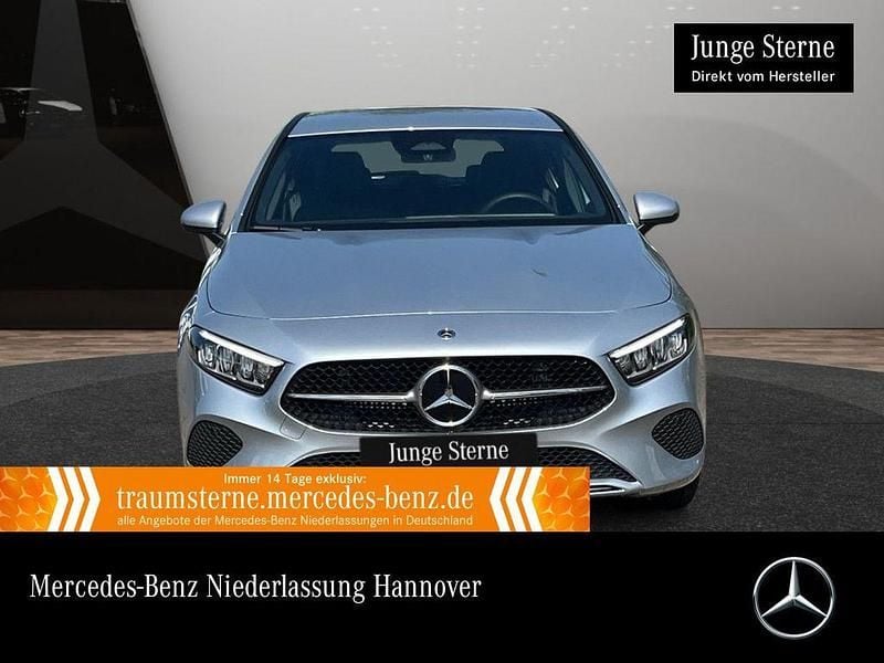 Hightechsilber Gebraucht 2024 Mercedes A200 Progressive Limousine | 29.890 € (Guter Preis) - Bild 1/3