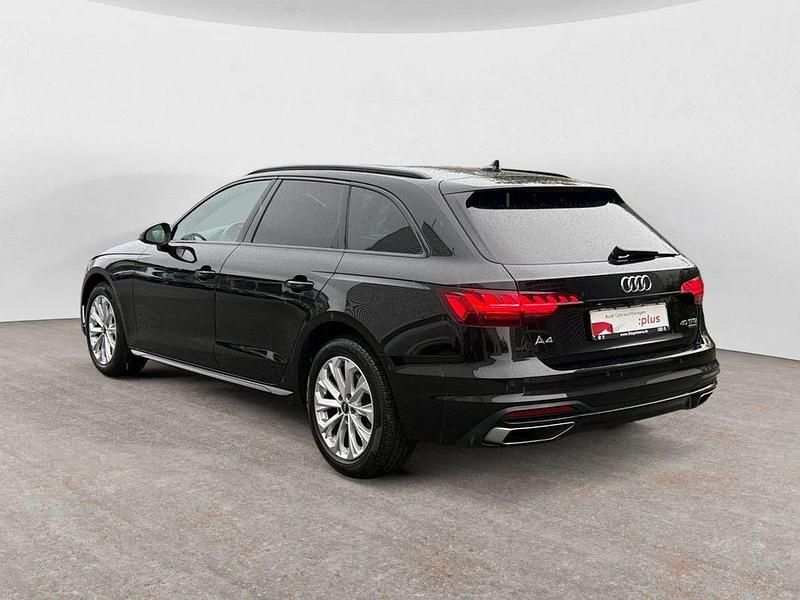 Gebraucht Audi A4 Advanced 204 PS (150 kW) 2021 Mythosschwarz metallic Kombi
