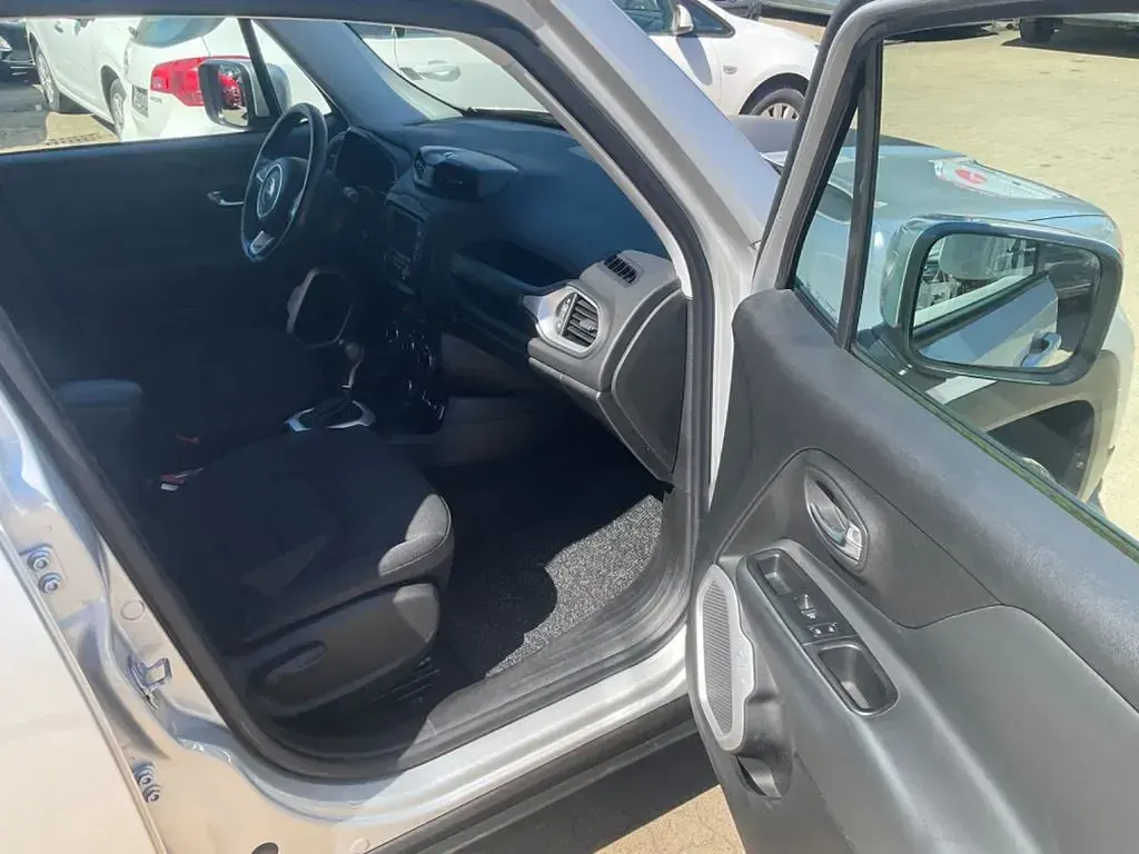 Gebraucht Jeep Renegade Limited 140 PS (102 kW) 2015 Silber SUV