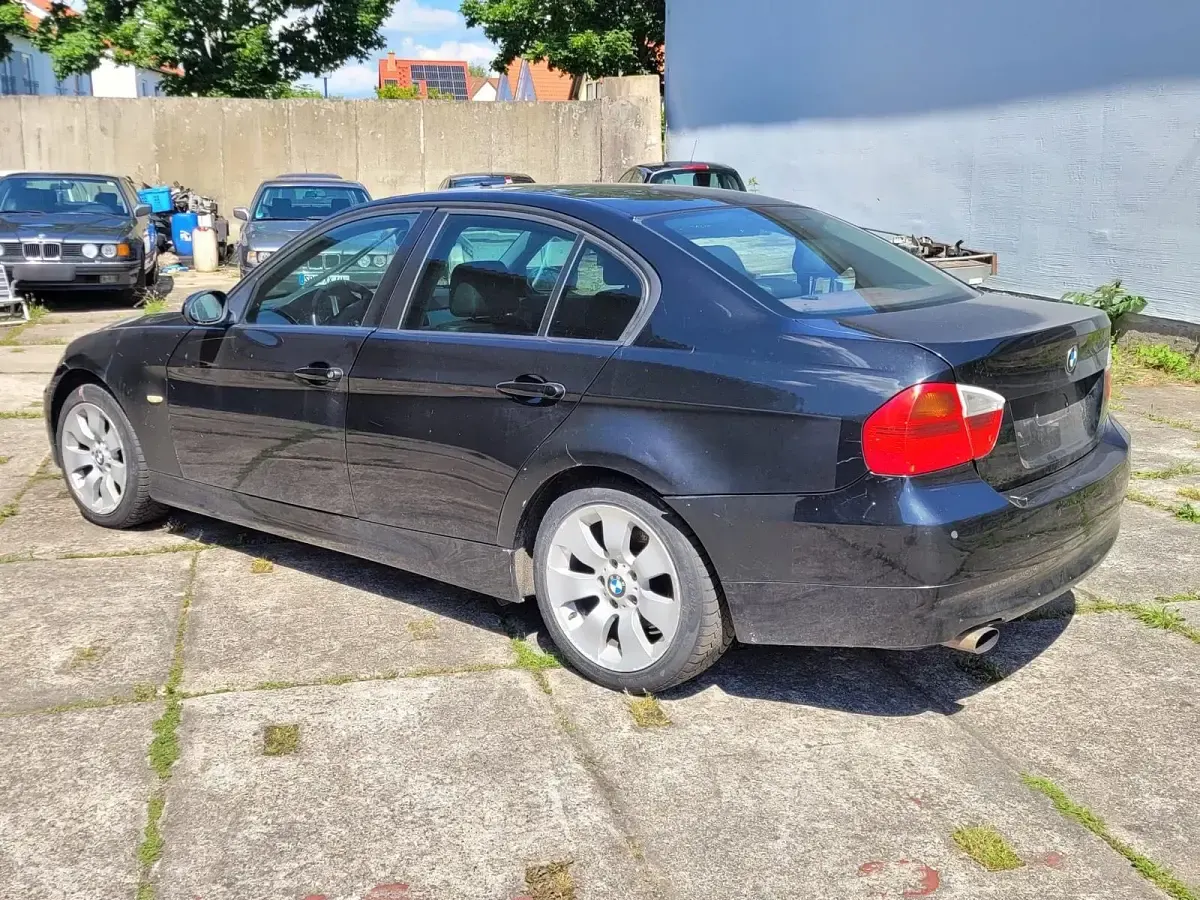 Gebraucht BMW 320 150 PS (110 kW) 2005 Schwarz Limousine