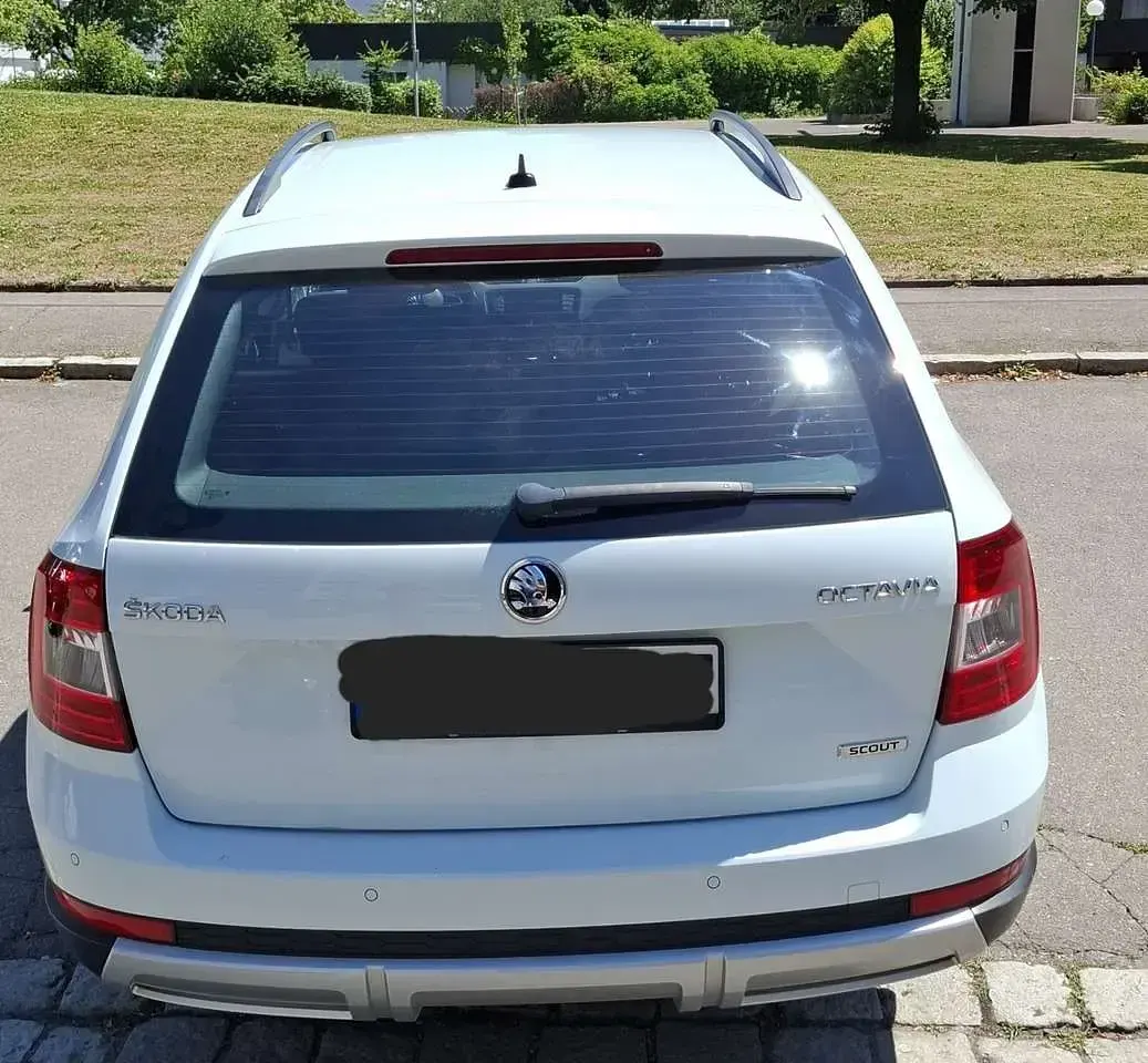 Gebraucht Skoda Octavia 184 PS (135 kW) 2015 Weiß Kombi
