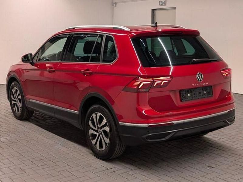 Gebraucht VW Tiguan Active 150 PS (110 kW) 2022 Kingsrotmet. SUV