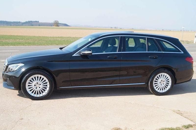 Gebraucht Mercedes C180 156 PS (114 kW) 2015 Obsidianschwarz  metalliclack Kombi